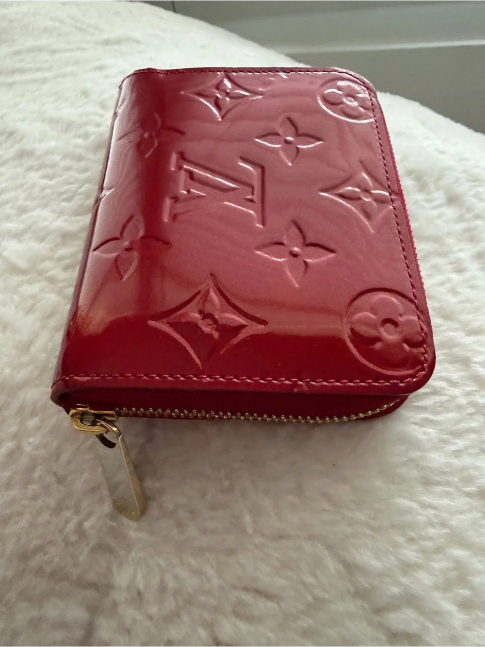 Louis Vuitton Vernis Glossy Red Zip Around Card Wallet